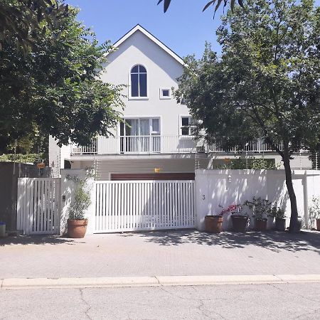 3 on Tessa Guesthouse Johannesbourg Extérieur photo